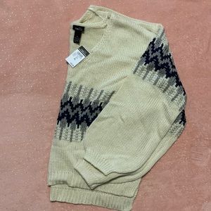 RUE21 Off-white cropped sweater